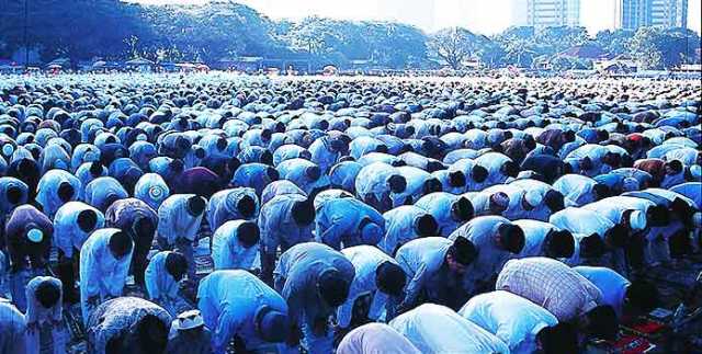 لماذا يصلي المسلمون وكيف ومتى فرضت الصلاة
