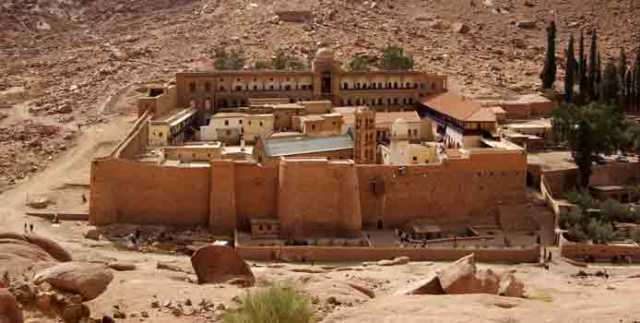 لماذا تعتبر سانت كاترين من أشهر المدن السياحية في مصر؟