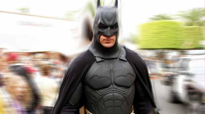 لماذا شخصية باتمان الأكثر شعبية؟ وما يميزه عن الخارقين؟