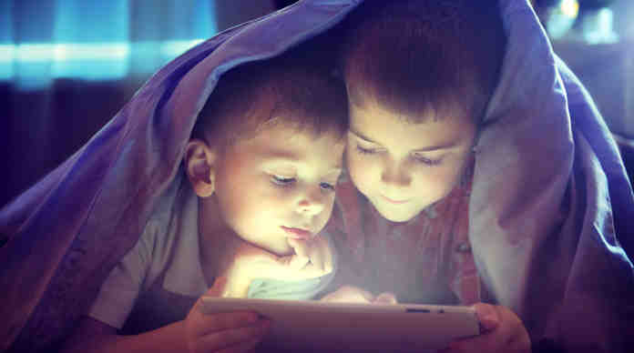 مخاطر الإنترنت : لماذا يعد الإنترنت خطراً على الأطفال ؟