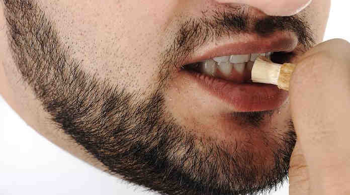 السواك : لماذا أوصى نبي الإسلام باستخدام السواك لتنظيف الأسنان ؟