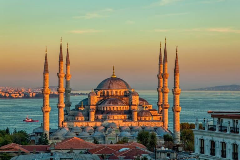 لماذا سقطت الدولة العثمانية بعد أن كانت الأقوى؟