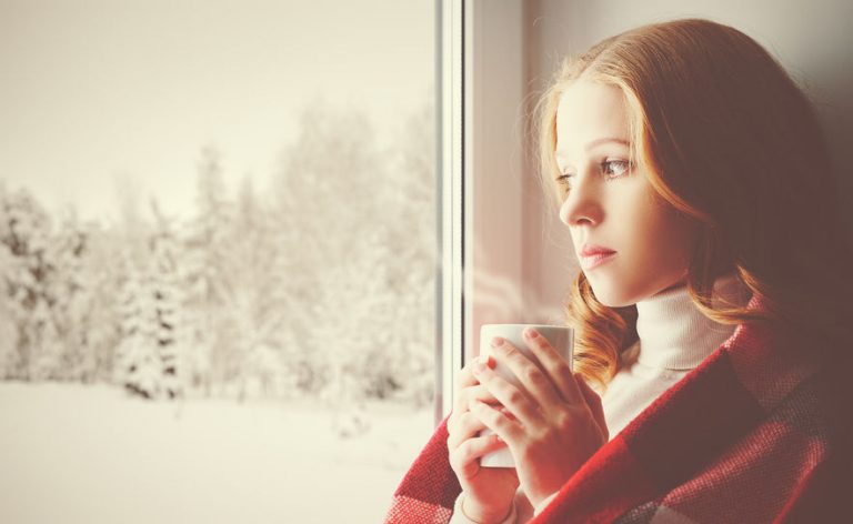 لماذا يتسم فصل الشتاء بالكآبة وما سر حدوث كآبة الشتاء للكثيرين؟
